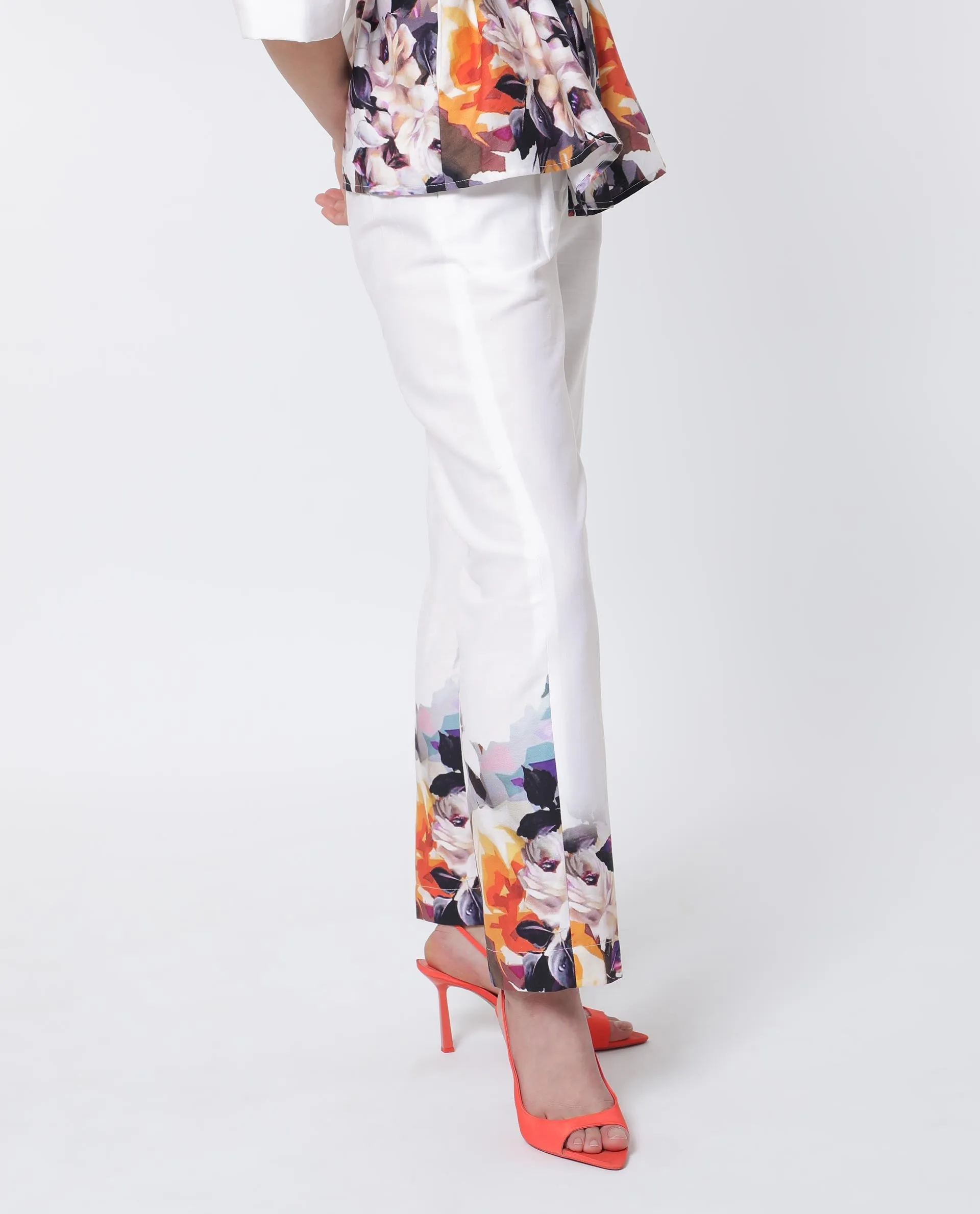 Rareism Women Weigen White Cotton Fabric Relaxed Fit Floral Print Ankle Length Trousers